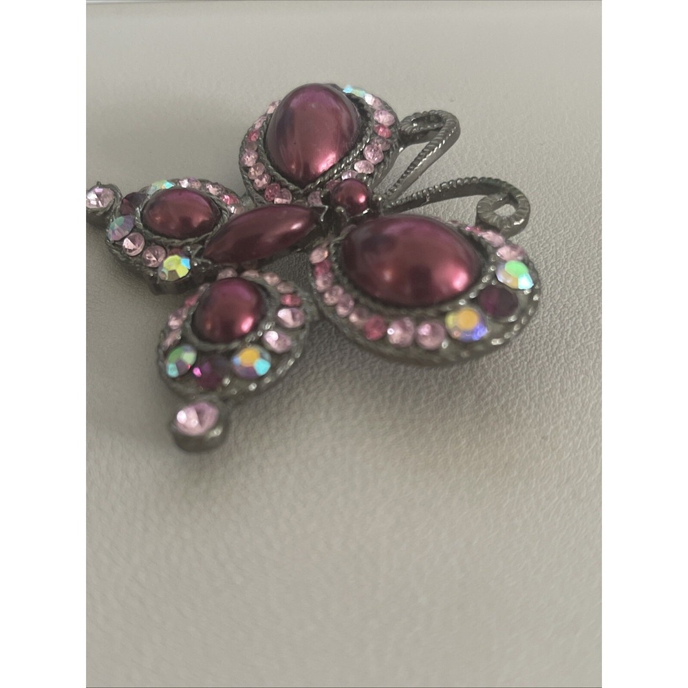Vtg Shade of Pink Butterfly Brooch Pin Rhinestones Faux Teardrop Stones 2.25" - Picture 3 of 5